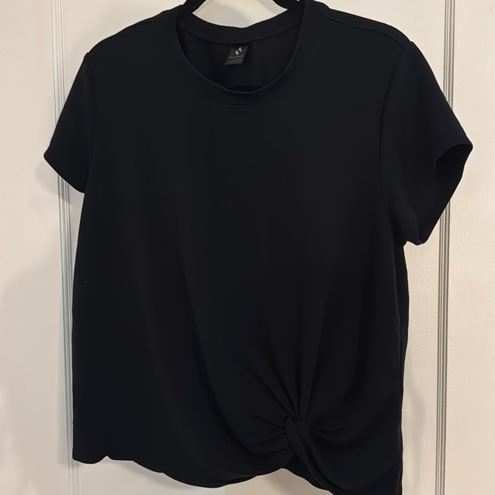 Black Sketchers knot workout top